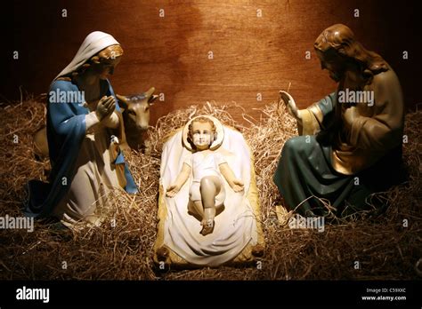Picture Of Baby Jesus In Manger With Mary And Joseph The Meta Pictures