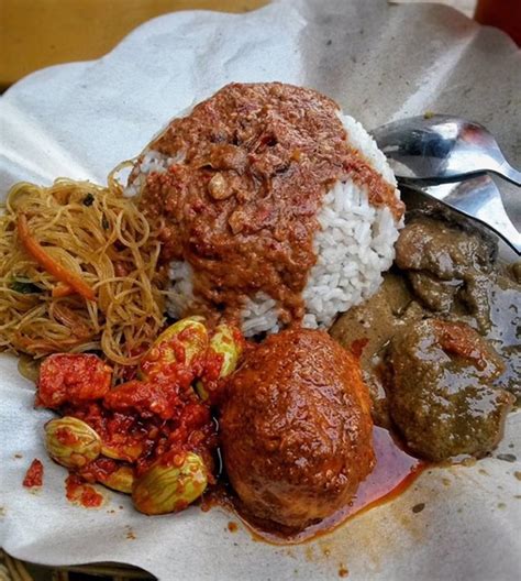 1 sendok makan nasi putih berapa gram dan berapa kalori. Nasi Uduk Pakai Telur atau Semur Jengkol? Aduh Enaknya ...