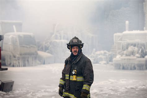 Stunning Photos In Chicago Firefighters Battle Huge Flames In Arctic