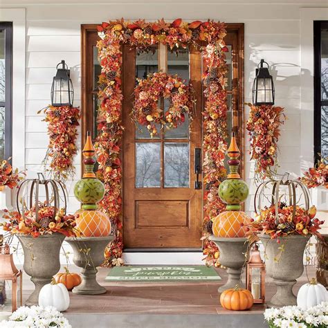 20 Beautiful And Festive Fall Front Porch Decorating Ideas