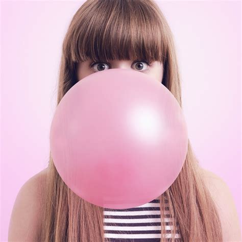 Albums Pictures How To Blow A Big Bubble With Gum Updated
