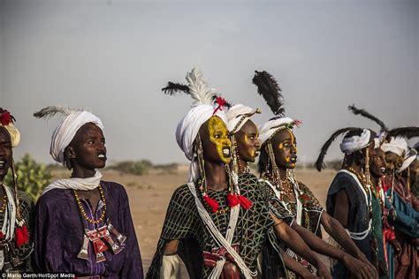 Ritual Where Men Can Steal Each Others Women In Niger Daily Mail