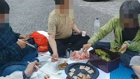 과거에는 소속사가 위닝 인사이트 엔터테인먼트였으나 현재 소속사는 uk레코즈이다. 삼성 해고 시민단체, 한남동 이재용 집 앞서 '삽겹살 굽고 술판 ...