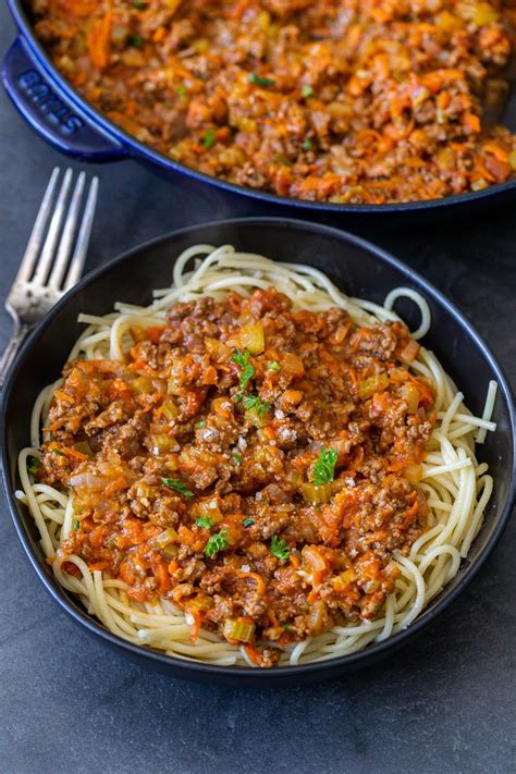 Pasta Bolognese (One Pan) - Momsdish | Pasta bolognese, Pasta dishes ...