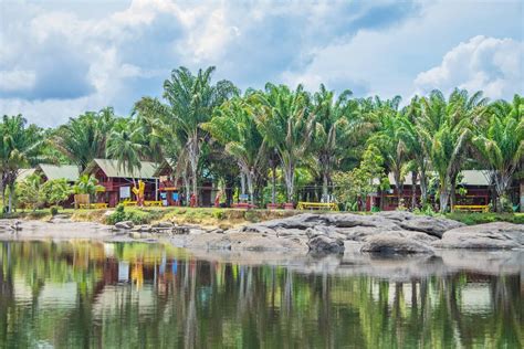 Suriname is a small republic on the northeast coast of south america. Vakantie Suriname - Mooiste Vakanties en Rondreizen door ...