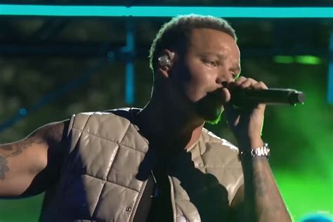 Kane Brown Brings Grand To Mtv Vmas In Historic Performance