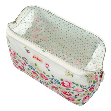 Daisies And Roses Border Frame Wash Bag Washbags Cathkidston Wash