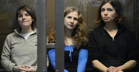 1 Member Of Pussy Riot Freed On Appeal In Russian Court 2 Others To Remain In Prison Cbs News