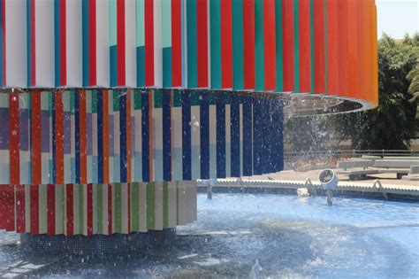 The fire and water fountain, also commonly referred to as the dizengoff square fountain, is a tel aviv landmark in the center of the dizengoff square. Tel Aviv Dizengoff Fountain | Reisen, Stadtführung