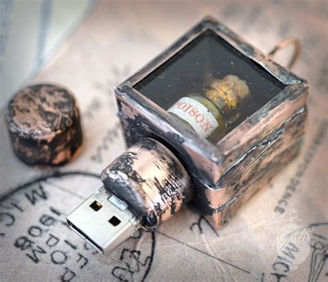 8gb Usb Pendrive Steampunk Gothic Poison Bottle In A Shadow Box
