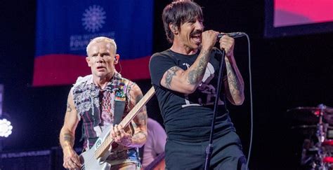 Red Hot Chili Peppers To Rock Pyramids Daily News Egypt