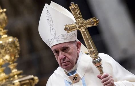Adhortacja apostolska ojca świętego franciszka. 898 nowych świętych! Papież Franciszek został "rekordzistą kanonizacji"