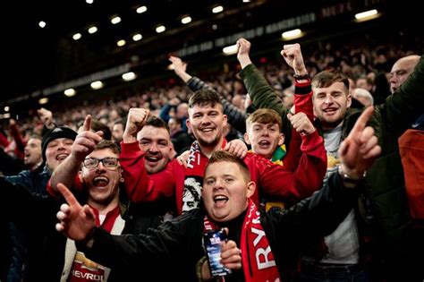 manchester united invite fans to create mosaic at old trafford for premier league restart