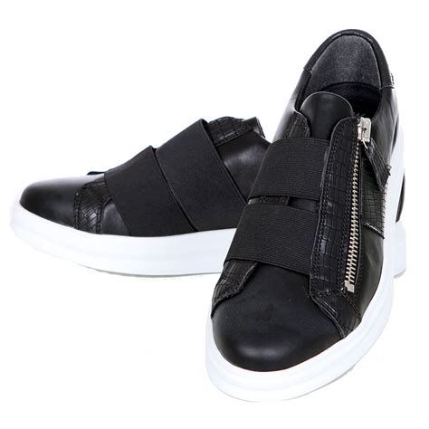 Sneaker sind ausdruck modernen lifestyles und einfach praktische, bequeme schuhe, die sich vielen gelegenheiten anpassen. Sneaker mit Reissverschluss Schuhe Low Cut Zipper Schwarz
