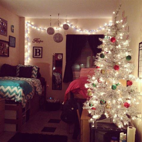 20 Dorm Room Decorations For Christmas Decoomo