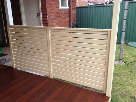 This model is specially designed to offer security and privacy without making any compromise on the integrity of your chain link fence. Slats and Louvers Fence | Eco Awnings