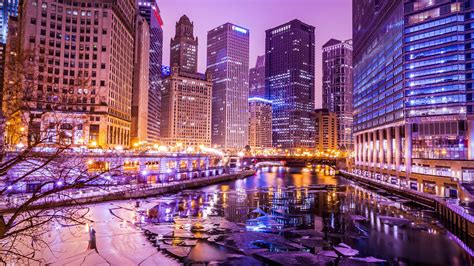 So get out and embrace the beauty and excitement an illinois winter has to offer—it's a season to remember. 바탕 화면 다운로드 1600x900 시카고, 미국, 일리노이, 고층 빌딩, 건물, 야간 조명, 강, 겨울 ...