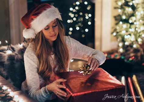 Now put on a personal gift for girlfriend, which shines in diamond look. 10 Awesome Gifts For Her On Any Budget {$10-$100}