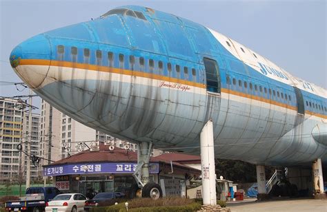 Seven Amazing Airplane Buildings Recyclenation