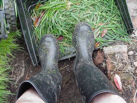 Me Mowing The Grass In My Wellies And Shorts 1 Flickr