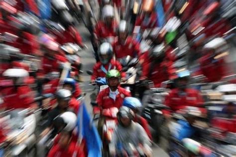 Kalau tetap bekerja, terserah mau jadi apa aja yang penting teteup alasan : RUU Cipta Kerja Disahkan, Buruh Terancam Jadi Pekerja Tak ...