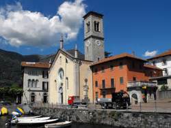 Er liegt vollständig in der region lombardei. Torno - Comer See