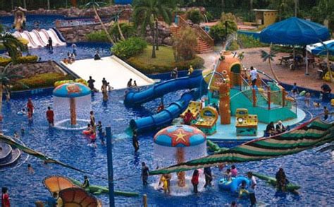 Tkt bawah, wisma tm taman desa. tie punyer story (",): .. TM family day @ Taman Desa ...