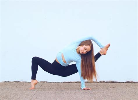 Anna Mcnulty On Instagram “🦋💫 Gymshark Gymsharkwomen” Dance Picture Poses Dance Photos