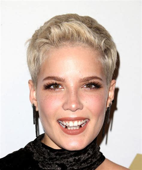 Halsey posted a photo revealing her naturally curly hair, and while most commenters loved it, some now check out 100 years of short hair: Halsey Short Straight Casual Pixie Hairstyle - Light ...