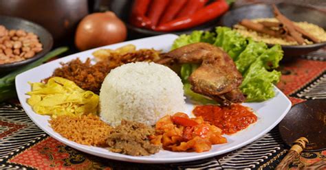 Aji saka adalah legenda jawa yang mengisahkan tentang kedatangan peradaban ke tanah jawa, dibawa oleh seorang raja bernama aji saka. Asal Usul Nasi Langgi Dan Resep Dari Masakan Nasi Langgi ...