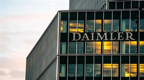 Autokonzern Gewinn Von Daimler Schrumpft Um Prozent Zeit Online