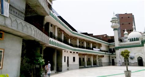A design of urban mosque which is located in johor bharu. Khairuddin Mosque Amritsar (Entry Fee, Timings, History ...