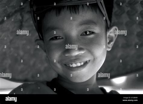 Lao Boy Banque De Photographies Et Dimages Haute R Solution Alamy