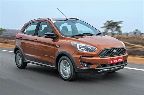 2018 Ford Freestyle Crossover 12 Petrol And 15 Diesel Review Test