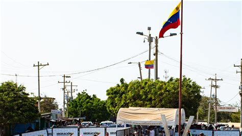 Colombia reinforced its border, said colombian defense minister diego molano. Colombia reopening border crossings with Venezuela