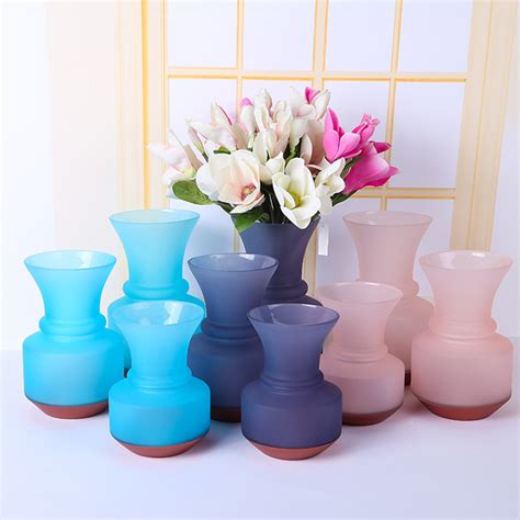 Wholesale Frosted Colored Glass Vase European Style Glass Flower Vase For Wedding Home