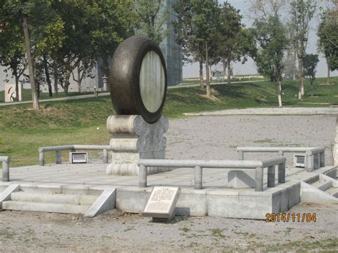 If your post is a meme on this list and is uninventive, it can be removed. 『西安の唐大明宮国家遺址公園・2』西安(中国)の旅行記 ...