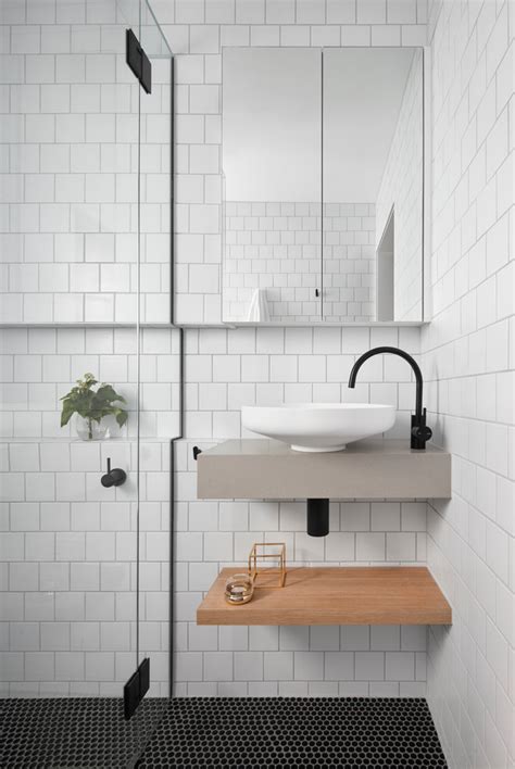 Unique storage ideas for a small bathroom. Tens of Color Ideas for Small Bathrooms | HomesFeed