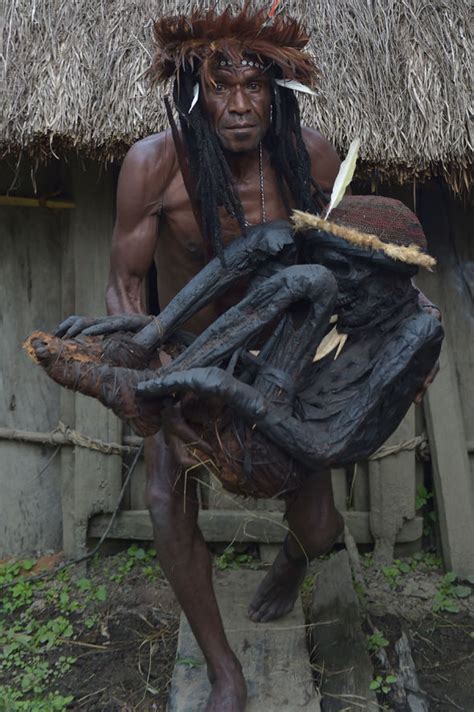 Astonishing Tribe Which Perfectly Preserves Their Dead Using Smoke