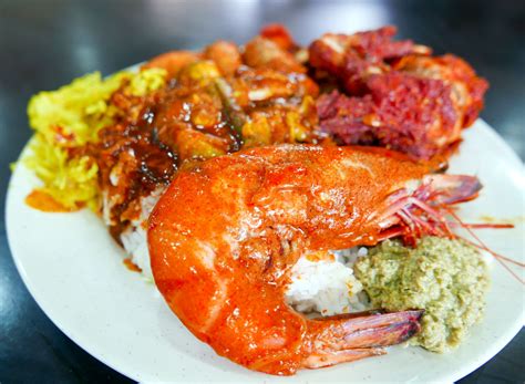 Nasi kandar line clear located in an alleyway at jalan penang, georgetown, penang is known for its nasi kandar among locals and tourists.and now i am here. Line Clear Nasi Kandar at Kampung Baru: Snapshot - EatDrink