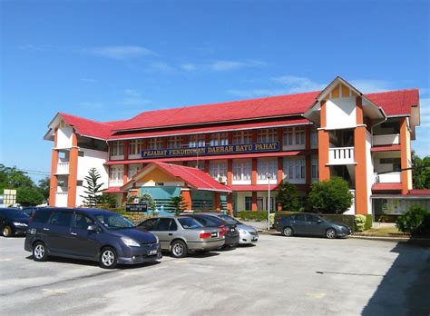 Batu pahat (jawi:باتو ڤاهت) merupakan sebuah daerah di johor, malaysia. Pejabat Pelajaran Daerah | Portal Rasmi Majlis Perbandaran ...