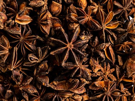 While star anise looks so appealing that you might think it was used for décor, it's actually a common spice used in certain baked goods and savory dishes made in the kitchen. Star Anise - Red Goose Spice Company