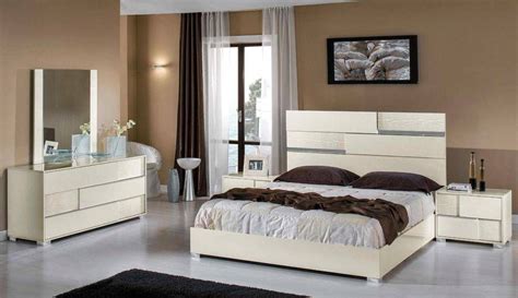 Prime Classic Design Made In Italy Wood Platform Bedroom Sets Feat