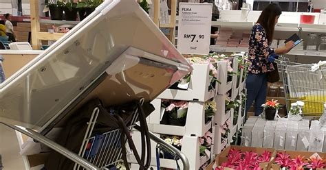 You can halt here for a quick snack. Blog Han: Shopping di IKEA Damansara