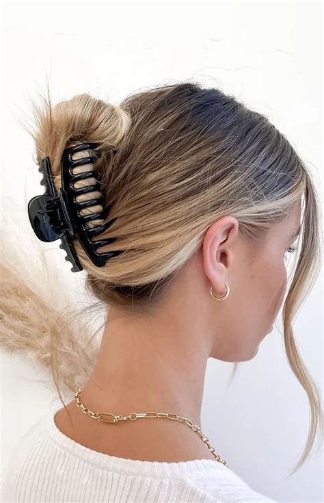 The style takes about 10 seconds to create, no heat styling required, and even brushing is optional. Eclat No Doubt Claw Hair Clip Black in 2020 | Claw hair ...