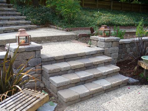 Building patio steps with pavers. ideas for making cheap steps using patio pavers - Google ...