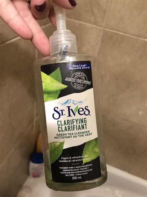 Read reviews, see the full ingredient list and find out if the notable ingredients are good or bad for your skin concern! St. Ives Naturally Clear Green Tea Facial Cleanser reviews ...