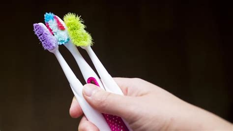 Talk to your dentist about the type of toothbrush that is best for your teeth and what type of dental floss you should be using to clean the spaces in between. How often should you change your toothbrush and why? When ...