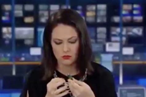 Video Hilarious Newsreader Caught Daydreaming Priceless Reaction