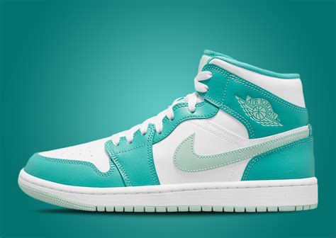 Washed Teal Makes It To This Air Jordan 1 Mid Sneaker News